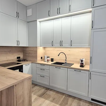 Towarowa Sakura Apartment, Free Parking, Air-conditioning, Self Check-in 24h Lejlighed