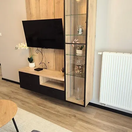 Towarowa Sakura Apartment, Free Parking, Air-conditioning, Self Check-in 24h