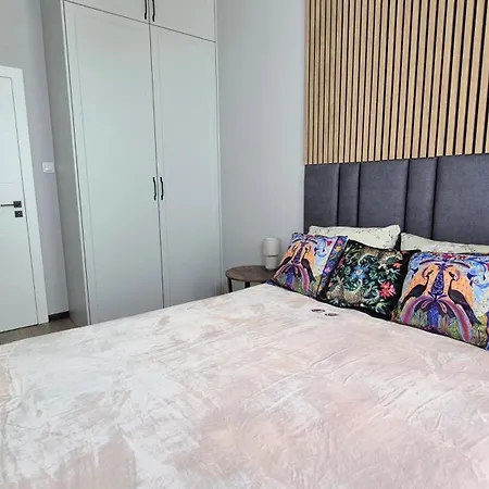 Towarowa Sakura Apartment, Free Parking, Air-conditioning, Self Check-in 24h פוזנן
