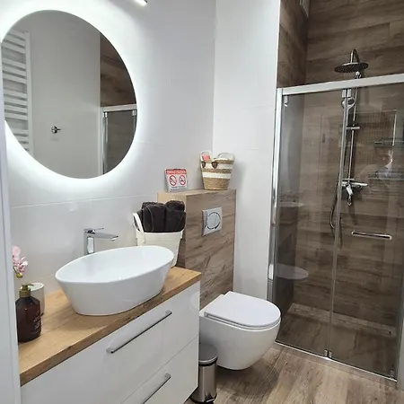 Towarowa Sakura Apartment, Free Parking, Air-conditioning, Self Check-in 24h *