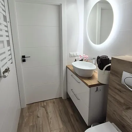 Towarowa Sakura Apartment, Free Parking, Air-conditioning, Self Check-in 24h Lejlighed